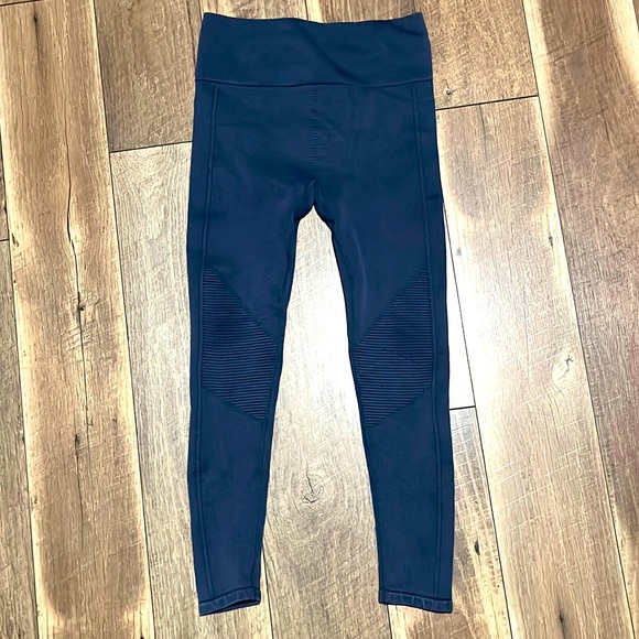 FABLETICS HIGH WAISTED SEAMLESS RIB 7/8 LEGGINGS - Picture 1 of 2